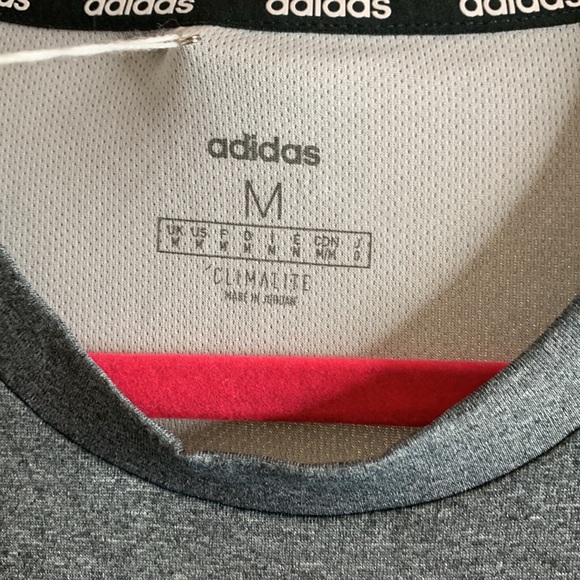 Adidas Men's Gray T-Shirt. Size-Medium - Picture 4 of 4